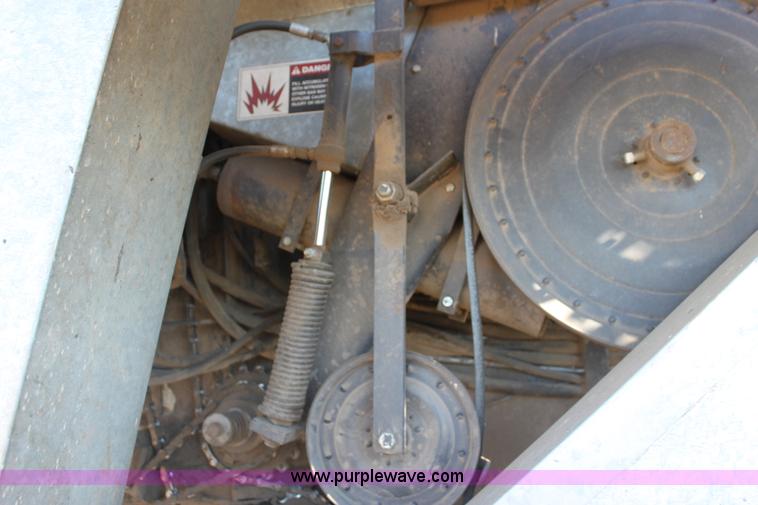 image for item D1309 1986 Gleaner L3 combine