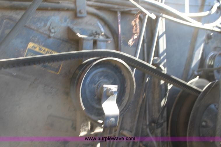 image for item D1309 1986 Gleaner L3 combine