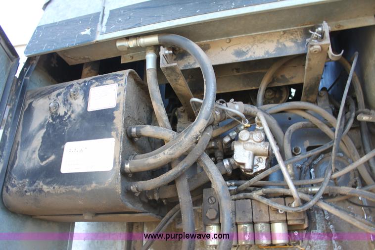 image for item D1309 1986 Gleaner L3 combine