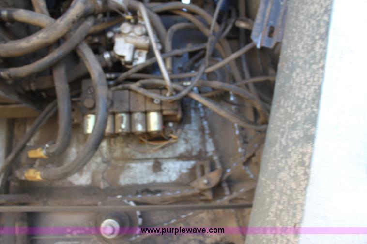 image for item D1309 1986 Gleaner L3 combine