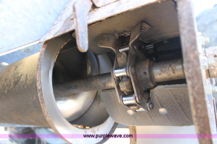 image for item D1309 1986 Gleaner L3 combine