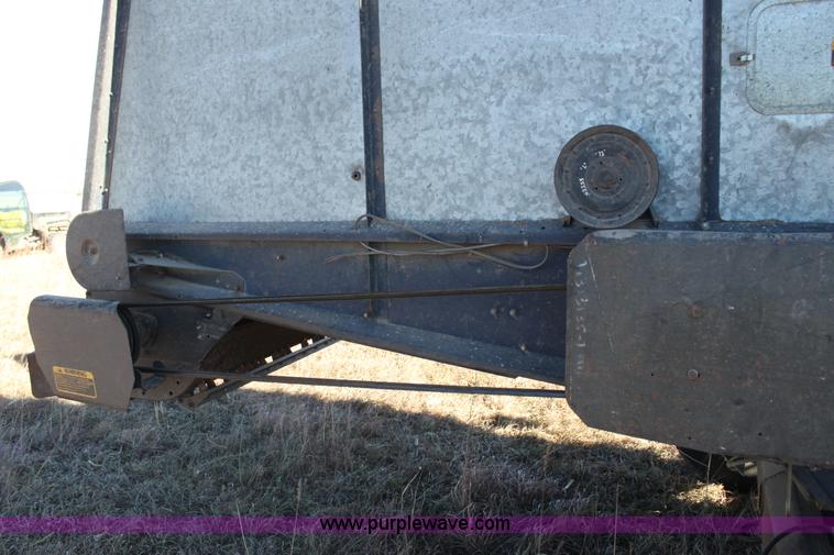 image for item D1309 1986 Gleaner L3 combine