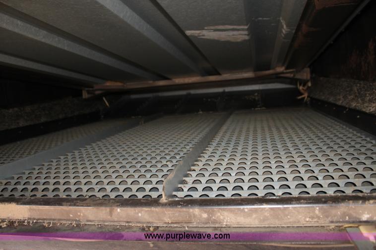 image for item D1309 1986 Gleaner L3 combine