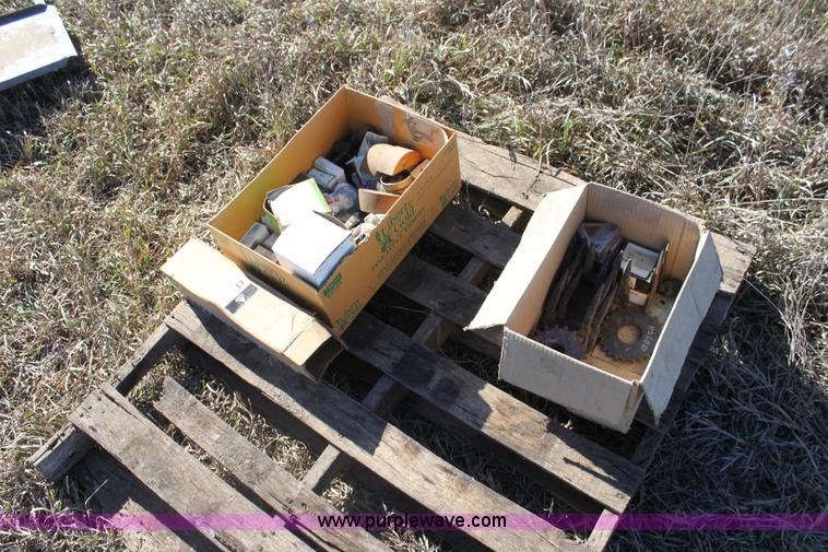 image for item D1309 1986 Gleaner L3 combine