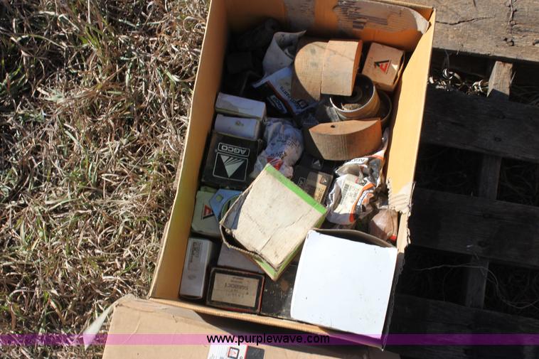 image for item D1309 1986 Gleaner L3 combine