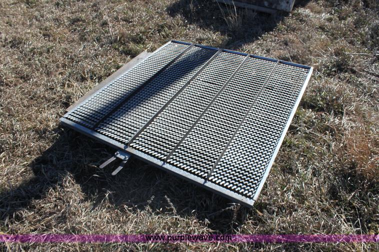 image for item D1309 1986 Gleaner L3 combine