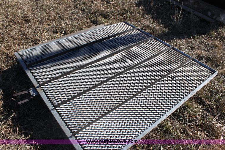 image for item D1309 1986 Gleaner L3 combine