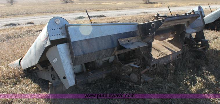 image for item D1311 Gleaner A630 corn head