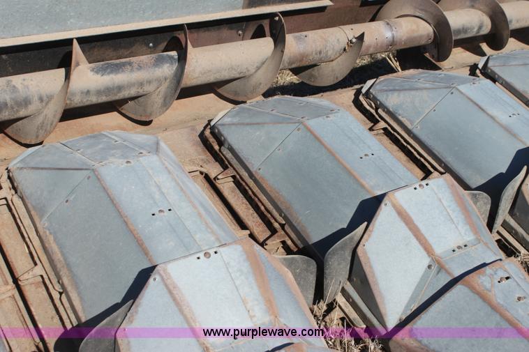 image for item D1311 Gleaner A630 corn head