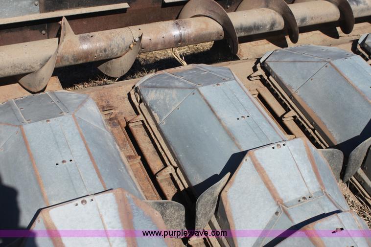 image for item D1311 Gleaner A630 corn head