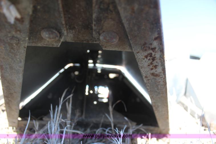 image for item D1311 Gleaner A630 corn head