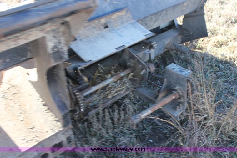 image for item D1311 Gleaner A630 corn head