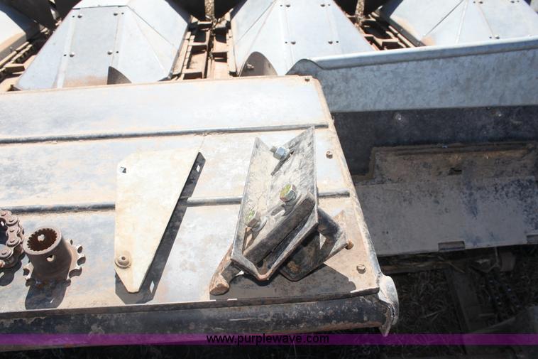 image for item D1311 Gleaner A630 corn head