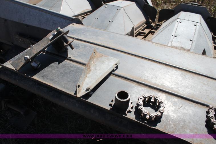 image for item D1311 Gleaner A630 corn head