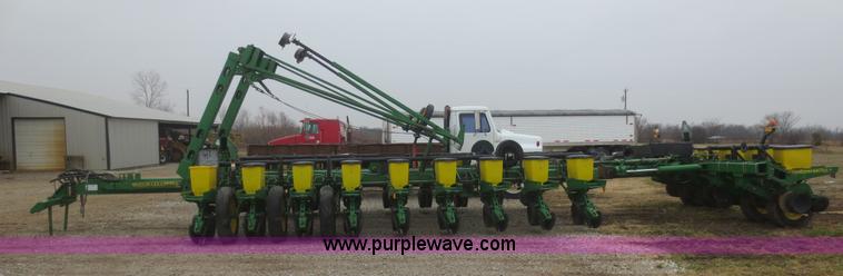 image for item D2235 1997 John Deere 1770 planter
