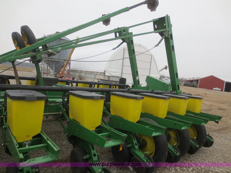 image for item D2235 1997 John Deere 1770 planter