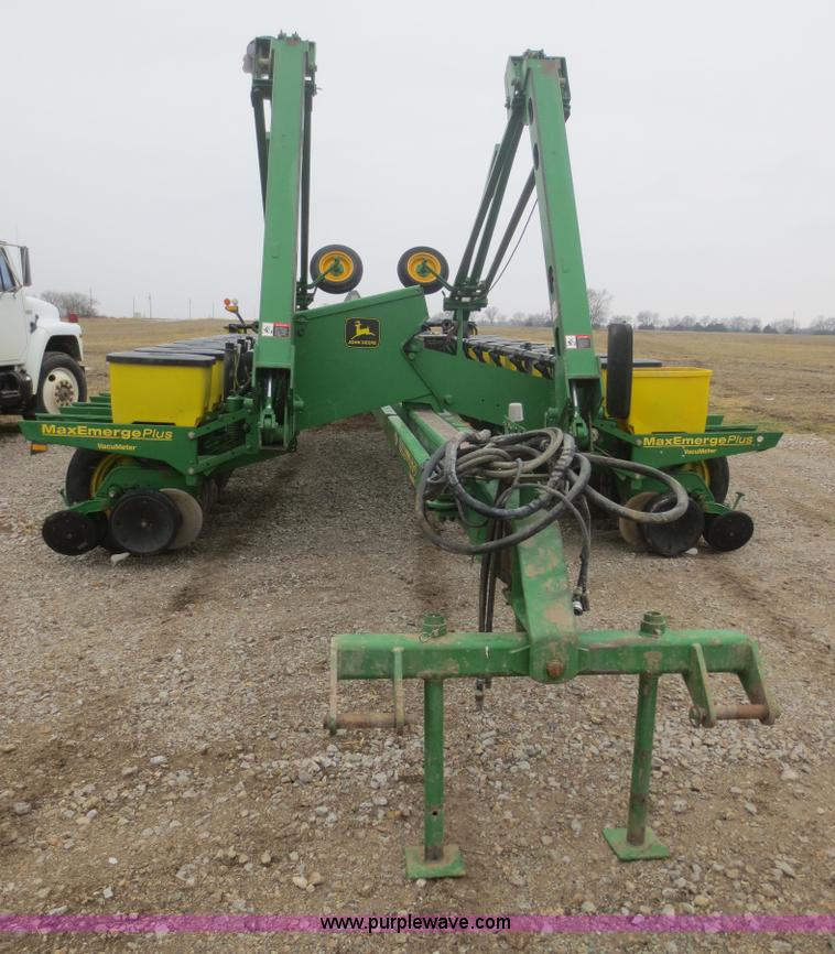 image for item D2235 1997 John Deere 1770 planter