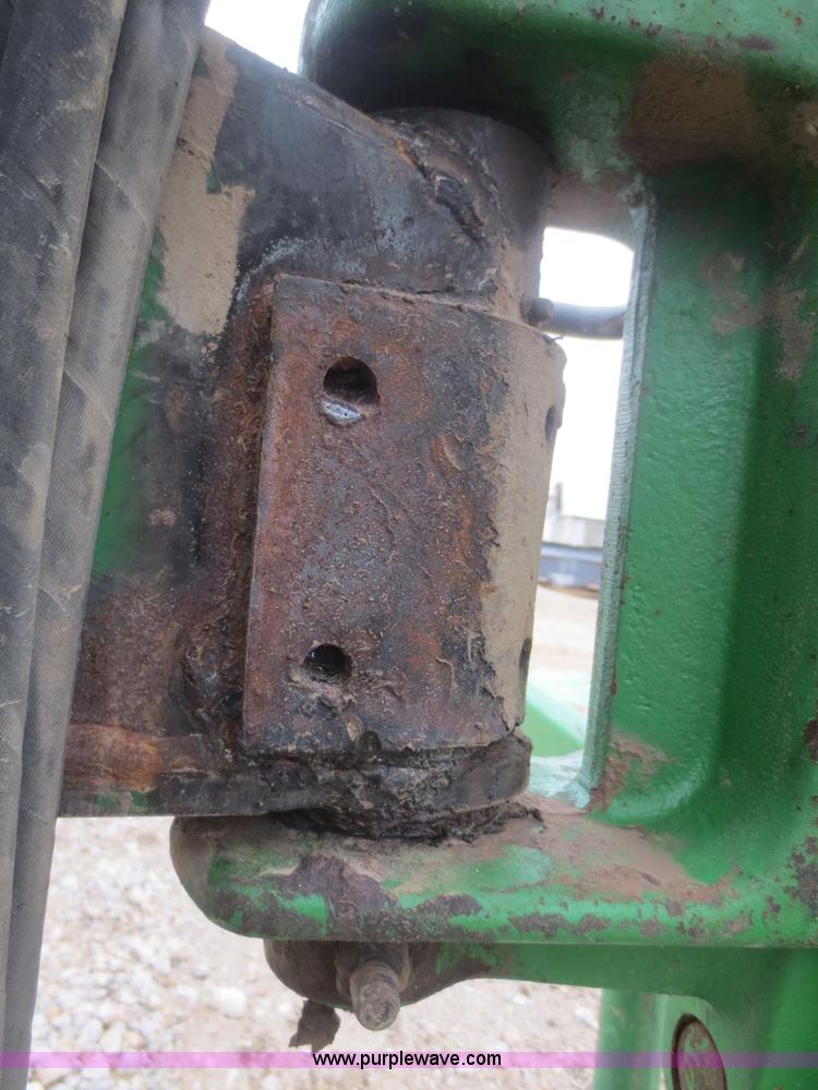 image for item D2235 1997 John Deere 1770 planter