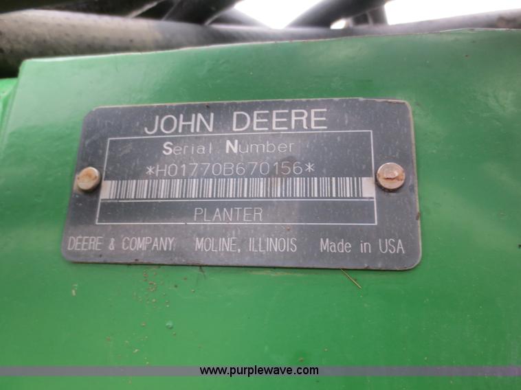image for item D2235 1997 John Deere 1770 planter