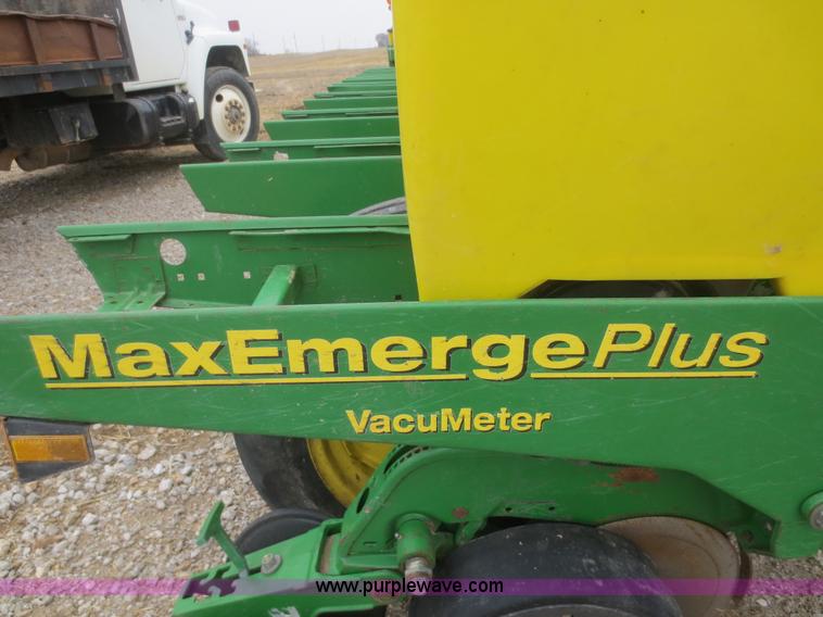 image for item D2235 1997 John Deere 1770 planter