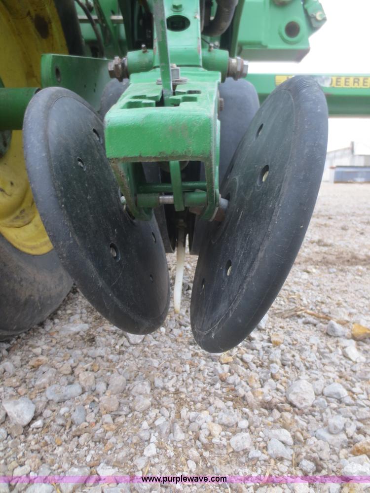 image for item D2235 1997 John Deere 1770 planter