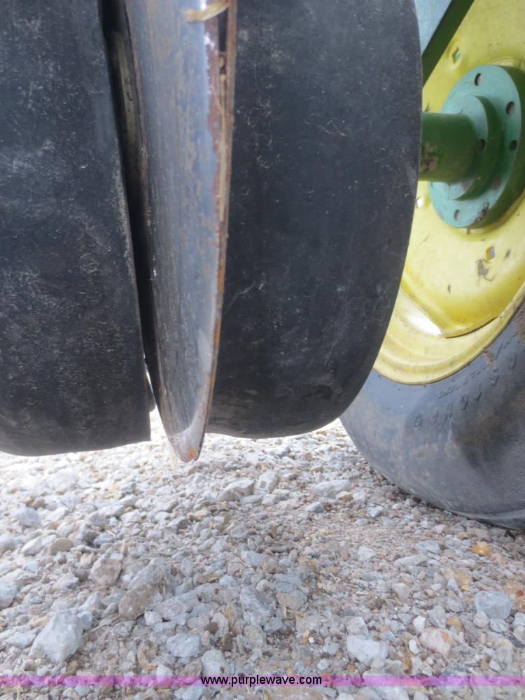 image for item D2235 1997 John Deere 1770 planter