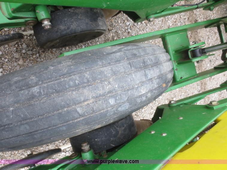 image for item D2235 1997 John Deere 1770 planter