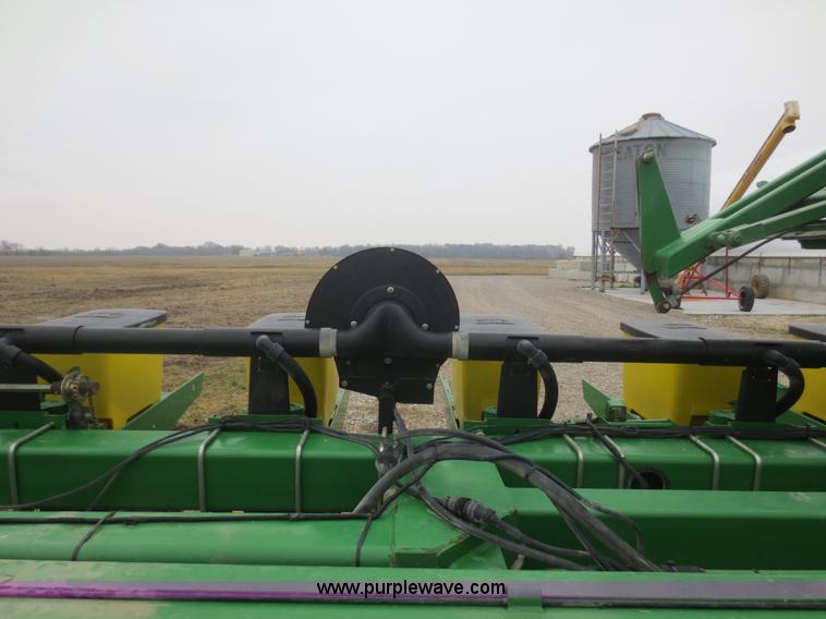 image for item D2235 1997 John Deere 1770 planter