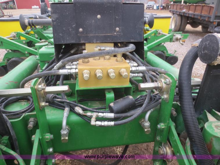 image for item D2235 1997 John Deere 1770 planter