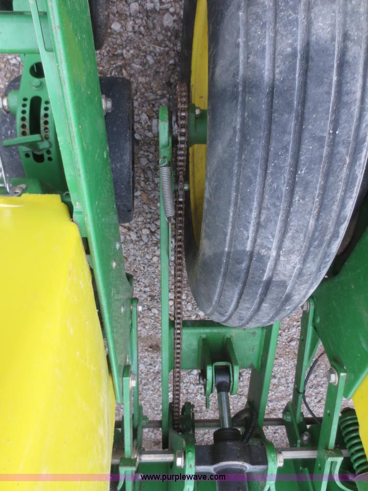image for item D2235 1997 John Deere 1770 planter