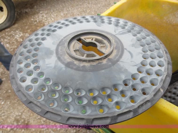 image for item D2235 1997 John Deere 1770 planter