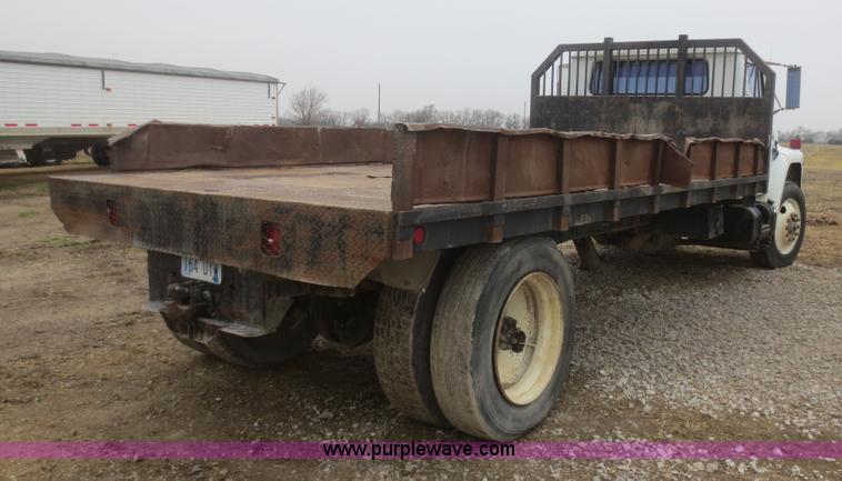 image for item D2236 1986 International S1700 flatbed dump truck