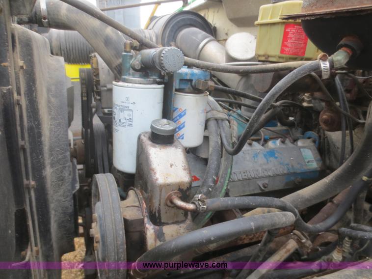 image for item D2236 1986 International S1700 flatbed dump truck