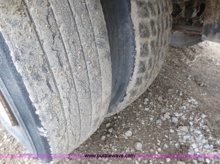 image for item D2236 1986 International S1700 flatbed dump truck