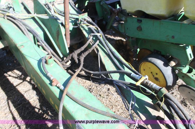 image for item F3392 John Deere 7000 planter
