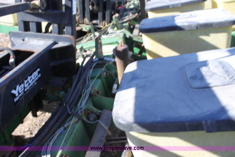 image for item F3392 John Deere 7000 planter