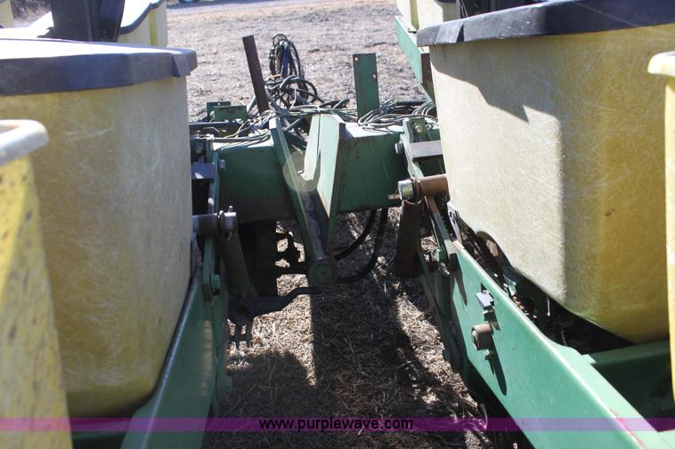 image for item F3392 John Deere 7000 planter