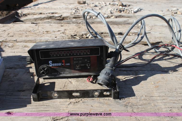 image for item F3392 John Deere 7000 planter