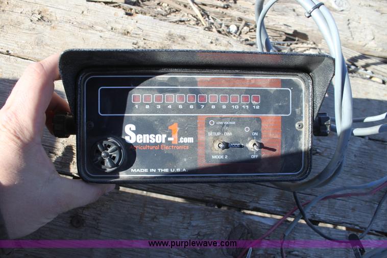 image for item F3392 John Deere 7000 planter