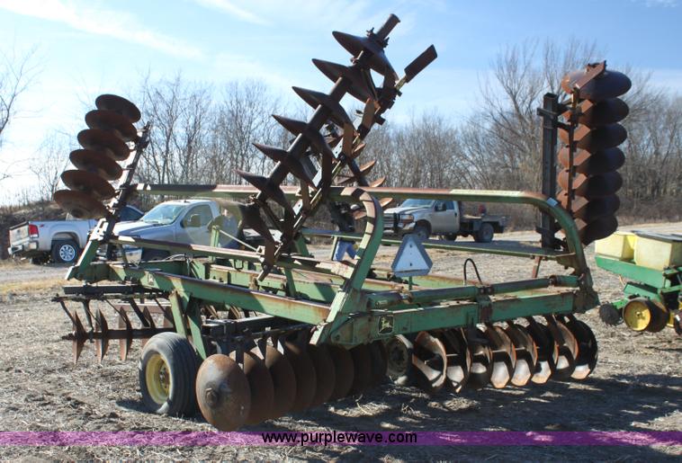 image for item F3393 John Deere T0230 double off-set disk