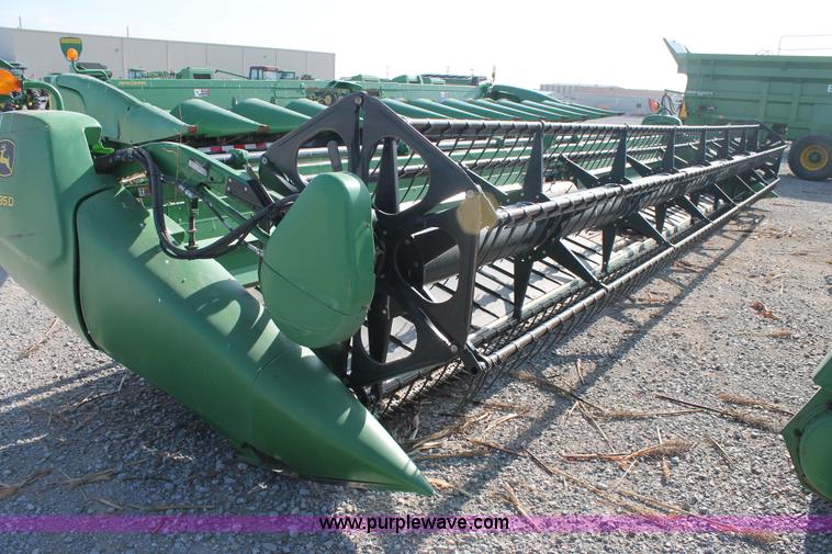 image for item H1685 2011 John Deere 635D draper head