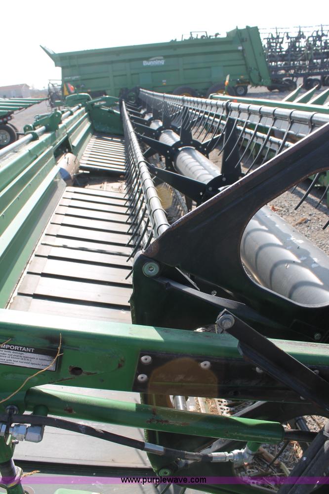 image for item H1685 2011 John Deere 635D draper head