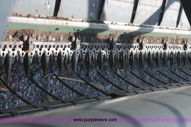 image for item H1685 2011 John Deere 635D draper head