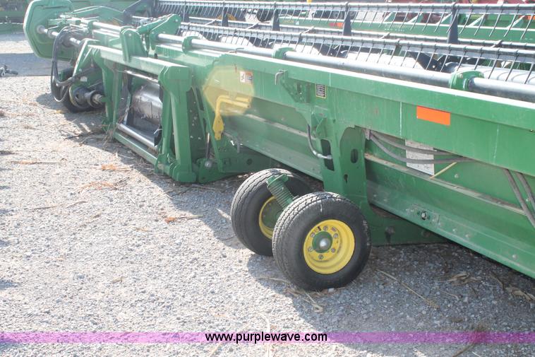 image for item H1685 2011 John Deere 635D draper head