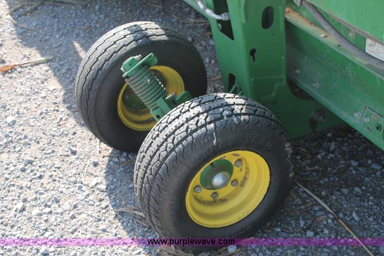 image for item H1685 2011 John Deere 635D draper head