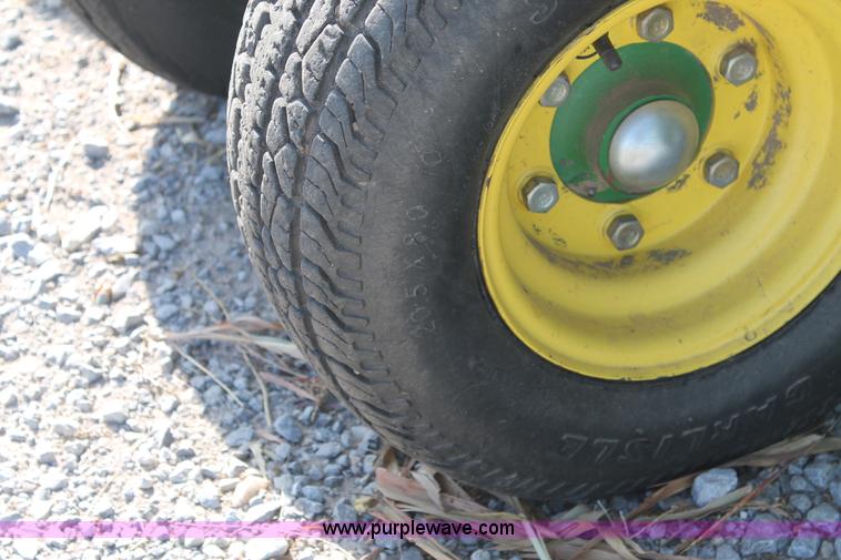 image for item H1685 2011 John Deere 635D draper head