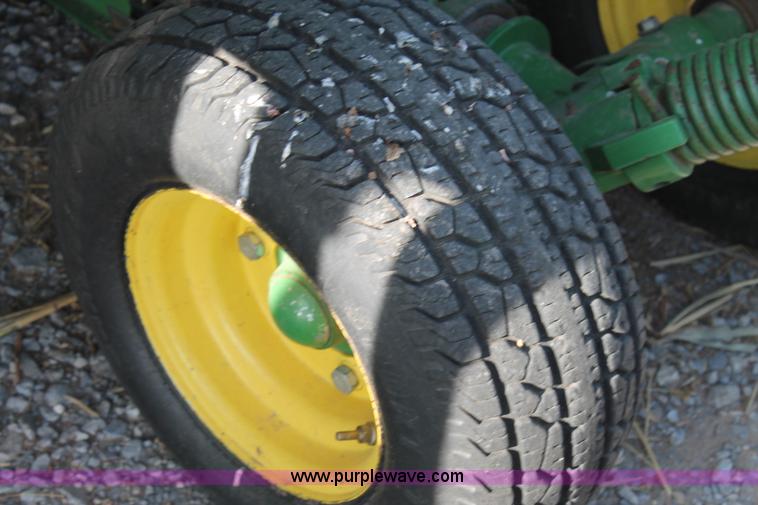 image for item H1685 2011 John Deere 635D draper head