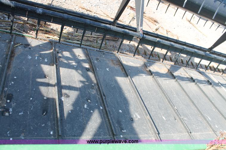 image for item H1685 2011 John Deere 635D draper head