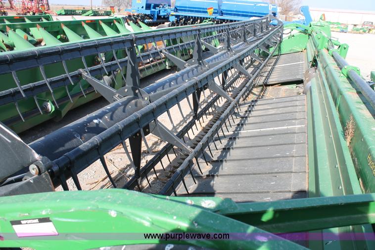 image for item H1685 2011 John Deere 635D draper head