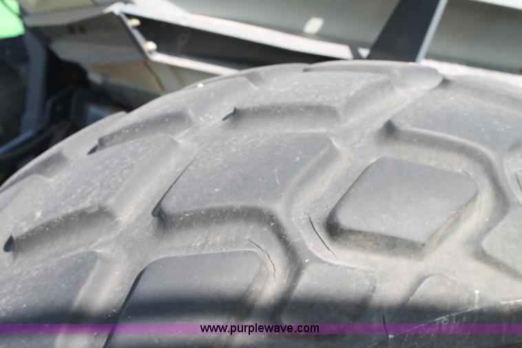 image for item H1686 2000 Flexi-Coil 7500 72' air hoe drill